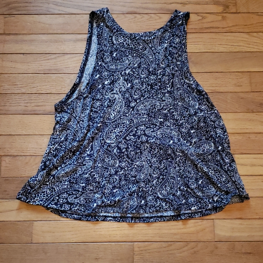LAST CALL Navy Paisley H&M short top M - Picture 1 of 5